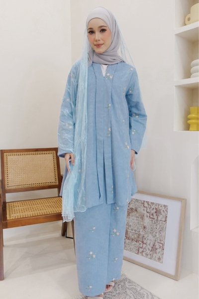 KASEH KEBARUNG IN DUTCH BLUE (FREE SELENDANG)