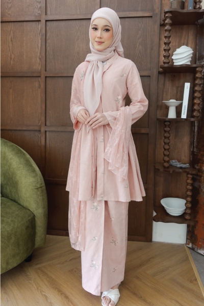 KASEH KEBARUNG IN MIST PINK (FREE SELENDANG)