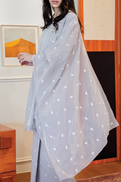 SELENDANG SERI IN SEAL GREY